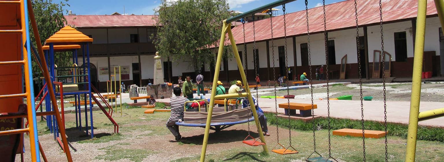 bg image https://cebytb37gqewrsv4.public.blob.vercel-storage.com/cusco-volunteer-peru-2048-44BWHKt2LD9X13f21Xh77UoPP9sVlT.jpg