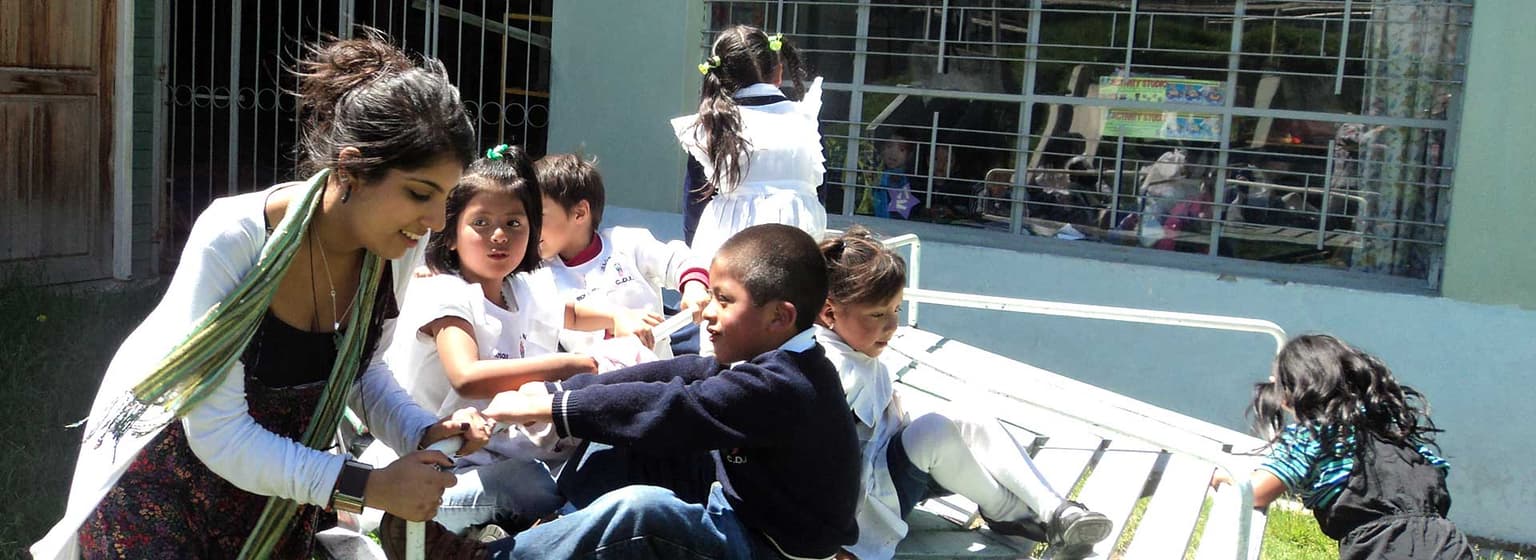 bg image https://cebytb37gqewrsv4.public.blob.vercel-storage.com/quito-volunteer-ecuador-14114-23NbJas2BzrQCPJ479Qr9opNAWAk5q.jpg