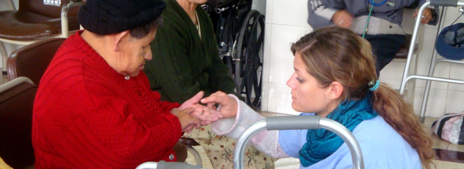 bg image https://cebytb37gqewrsv4.public.blob.vercel-storage.com/quito-volunteer-ecuador-447-6uISfXcsP42KqjeB0KoIGz0rXXHpcN.jpg